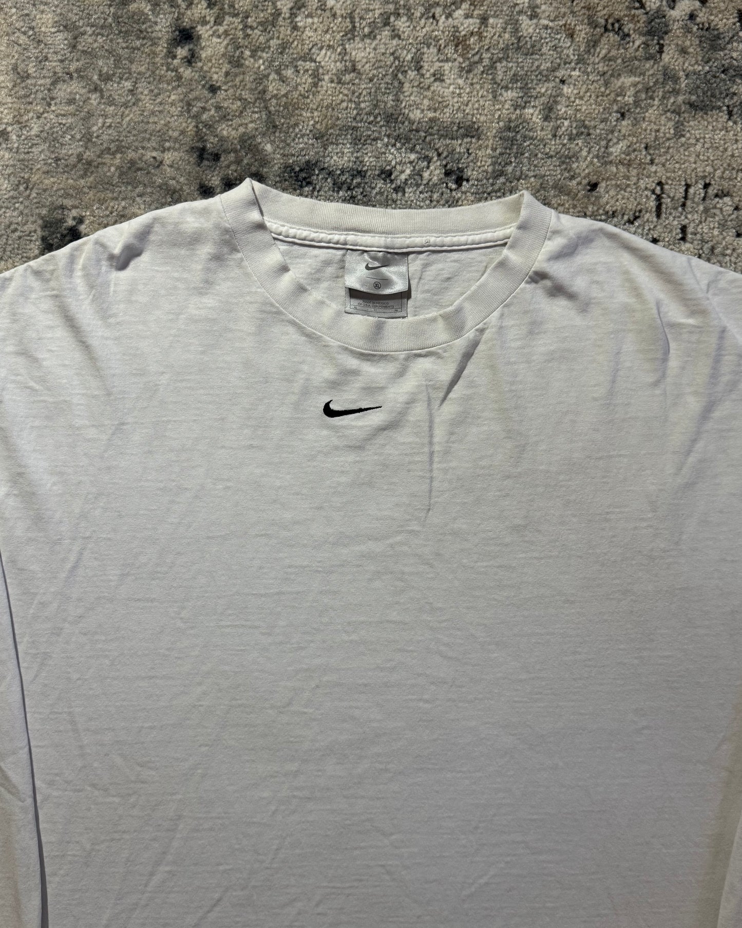 2000S NIKE CENTER SWOOSH TEE - XL