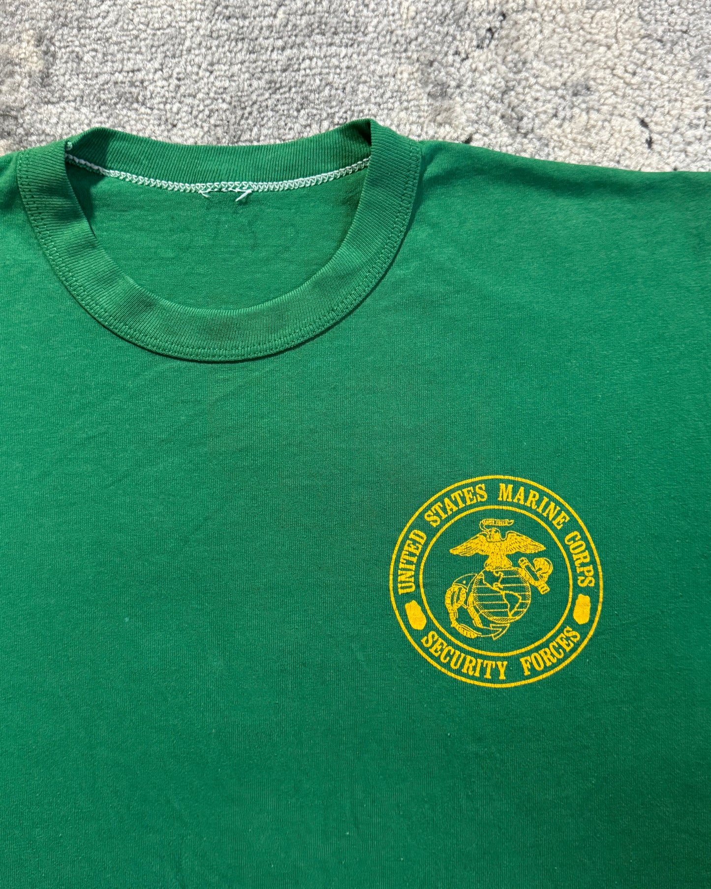 1980S US MARINE SECURITY FORCES TEE - MEDIUM