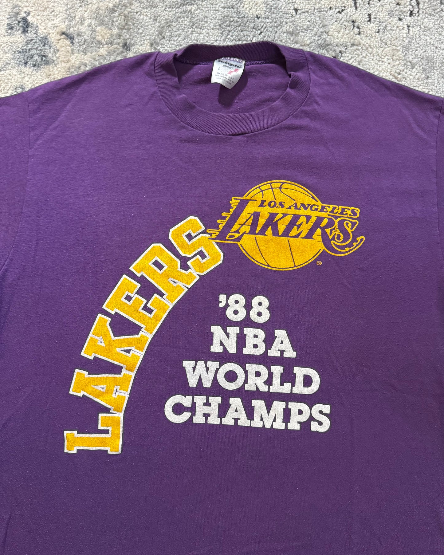 1980S LOS ANGELES LAKERS WORLD CHAMPS TEE - LARGE