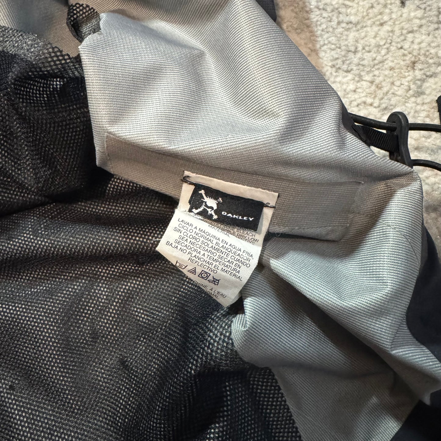 2000S OAKLEY RAIN JACKET - LARGE